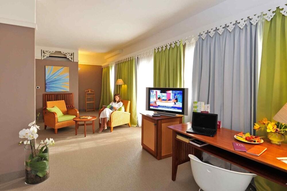 Hotel Exsel Creolia Сен-Дені Екстер'єр фото